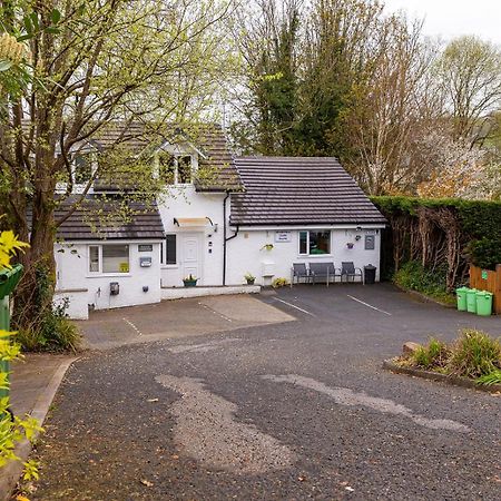 Roger Ground Guest House - With Onsite Car Parking Windermere Zewnętrze zdjęcie