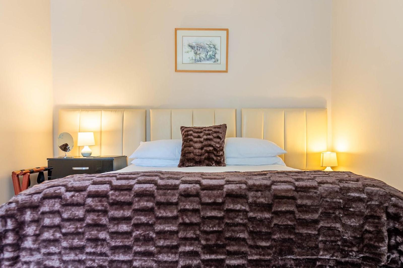 Roger Ground Guest House - With Onsite Car Parking Windermere Zewnętrze zdjęcie
