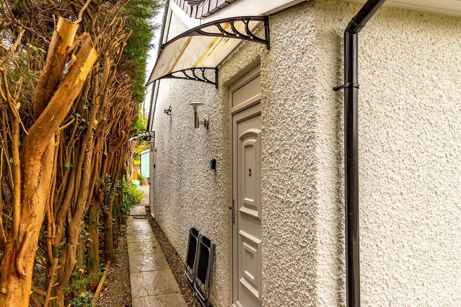 Roger Ground Guest House - With Onsite Car Parking Windermere Zewnętrze zdjęcie