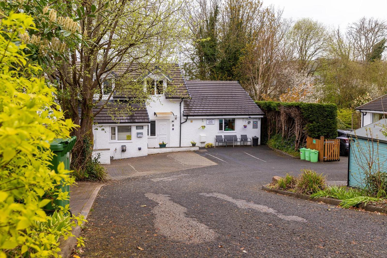 Roger Ground Guest House - With Onsite Car Parking Windermere Zewnętrze zdjęcie